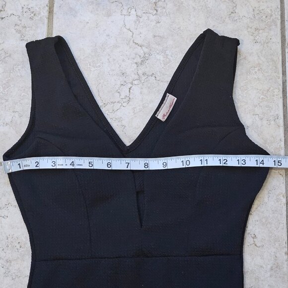 Fashion Magazine Mini Empire Dress Womens XS/S  Black Lace Slit Date Night Sexy - Picture 9 of 13